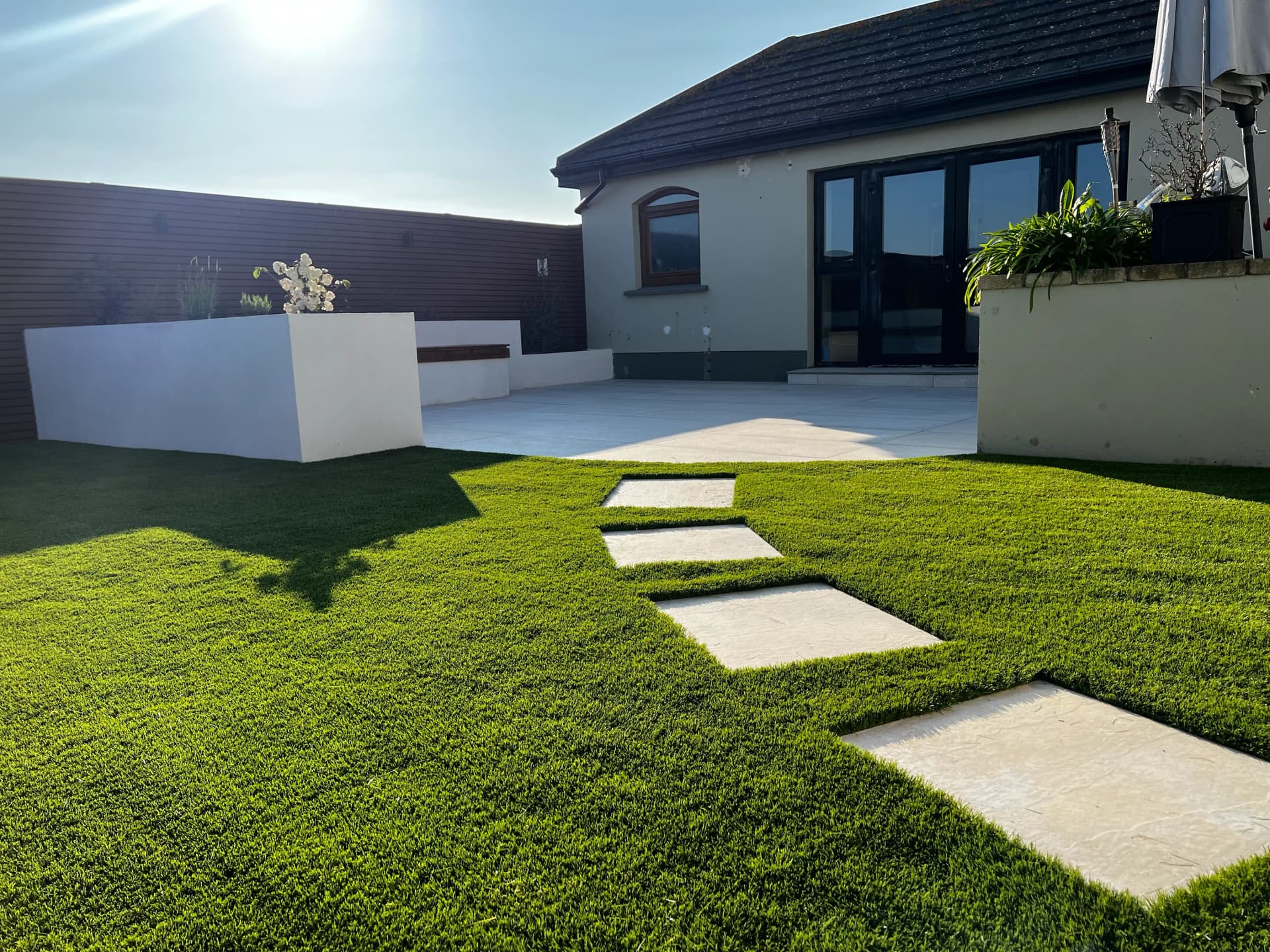 Artificial grass supply garden project by HomeZone Garden