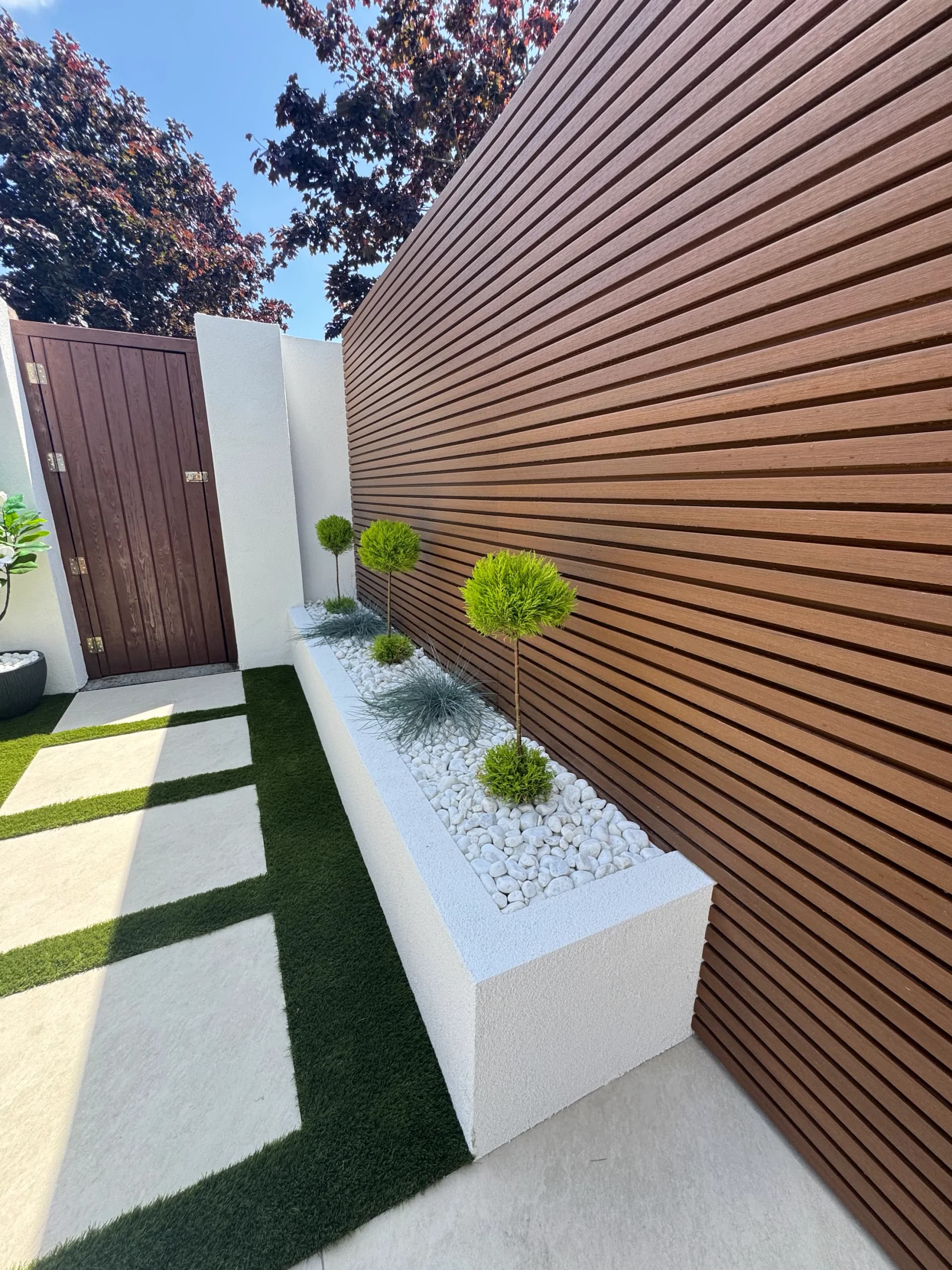Composite garden fencing installation