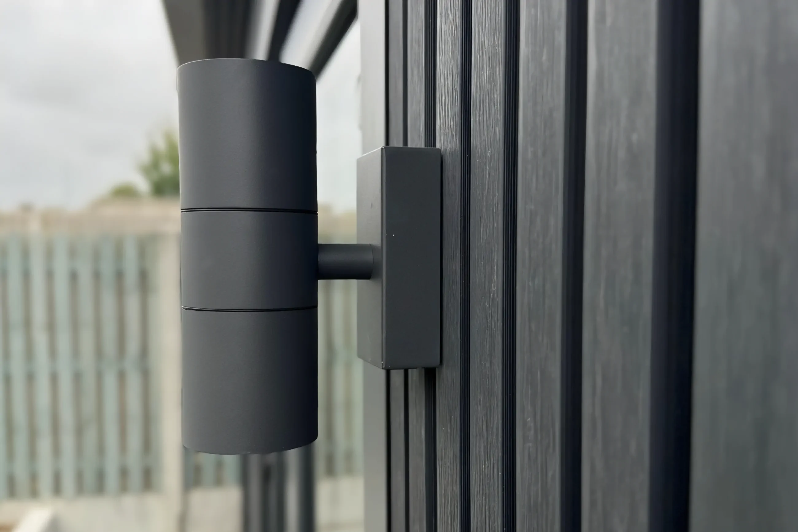 outdoor-garden-lights-Bespoke-garden-room garden room project