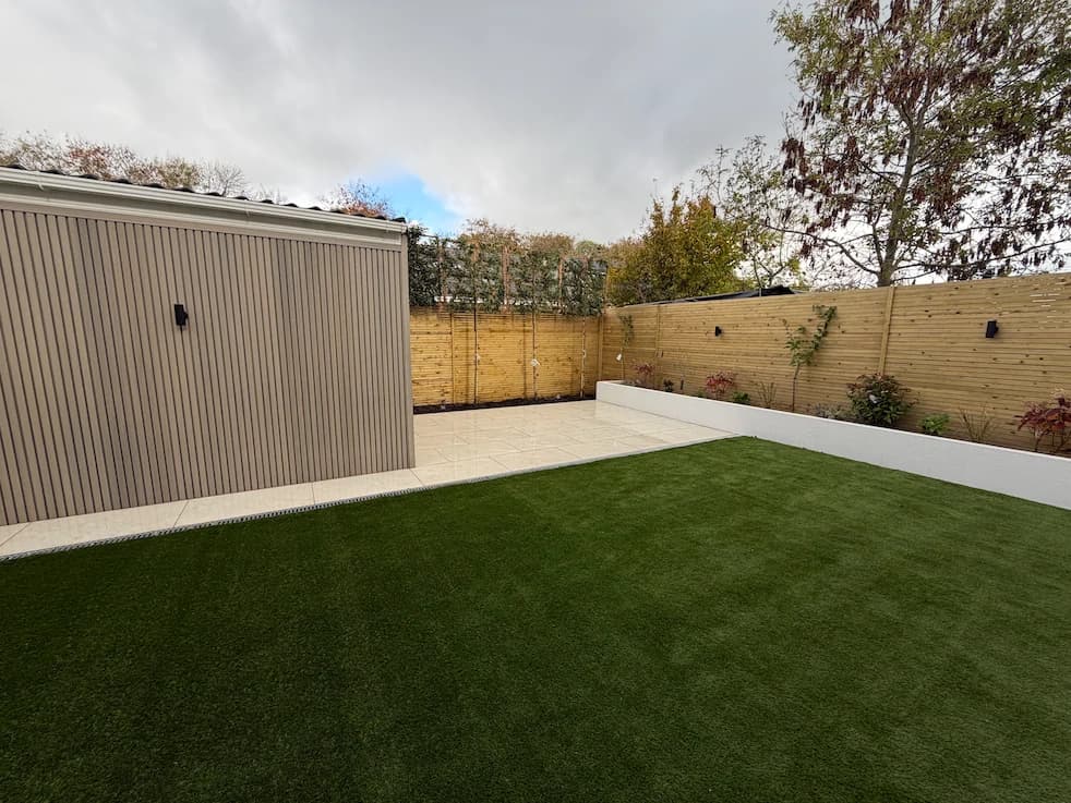 Composite Cladding vs Timber Cladding: Which Is Right for Your Garden Project? blog image