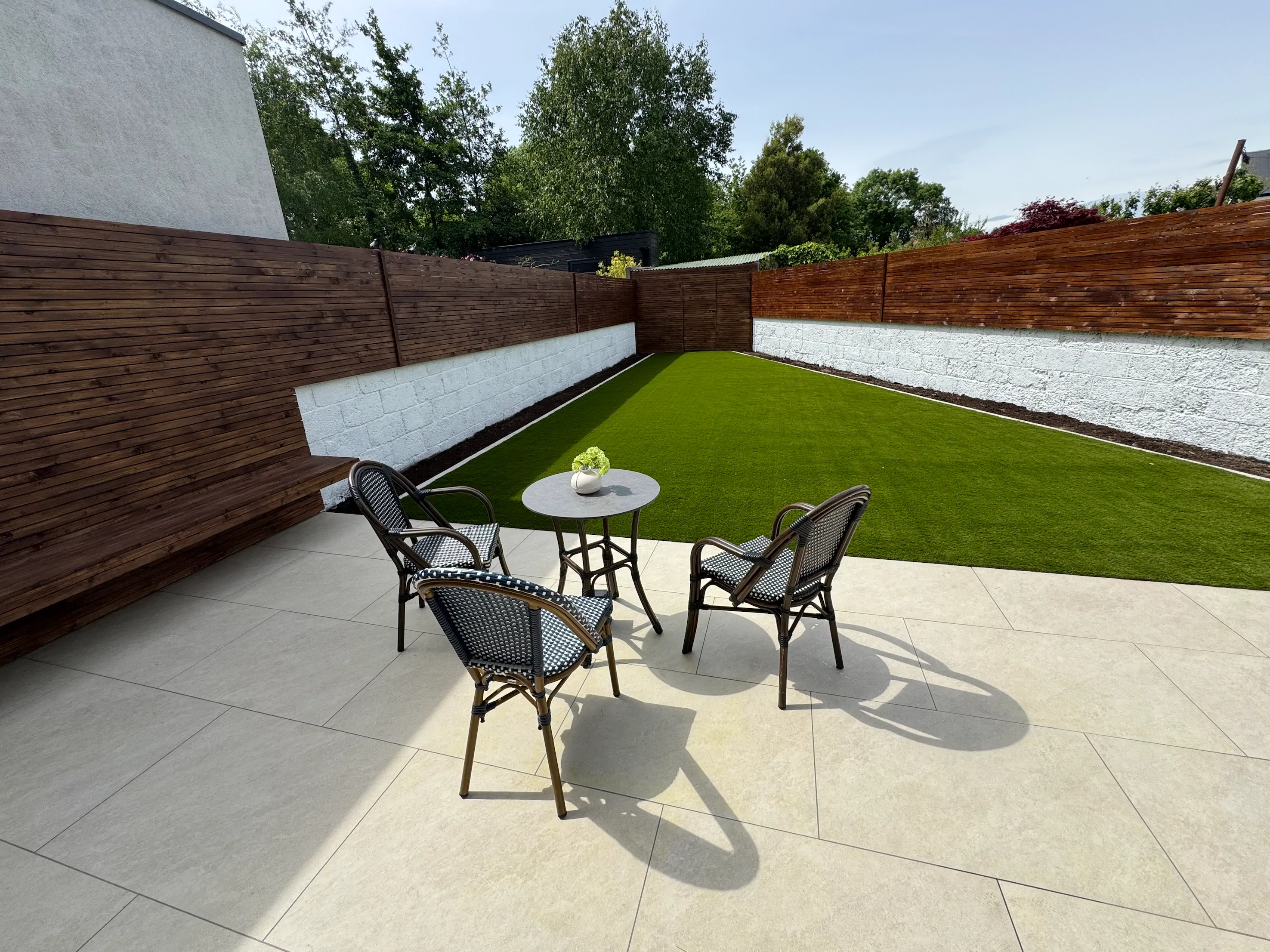 Artificial grass surface suitable for tennis practice